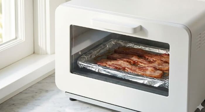 ベーコンと食パンを同時に焼く際の温度差と注意点